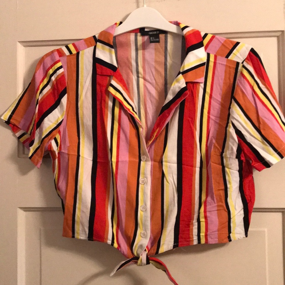 Forever 21 cropped blouse